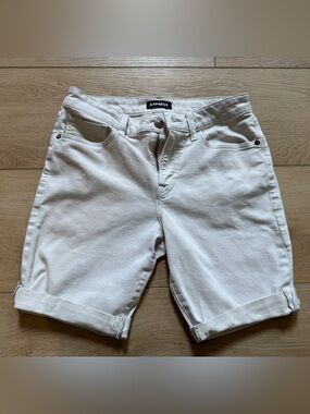 🔥4 for $20🔥 Men’s Express White Shorts Size 28
